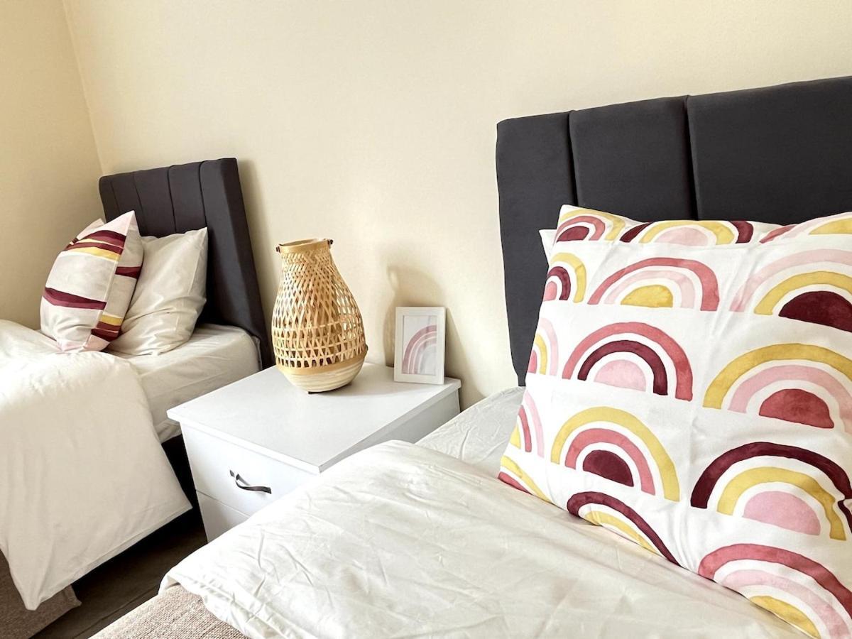 Weekend Apartments 3Br كيرينيا المظهر الخارجي الصورة