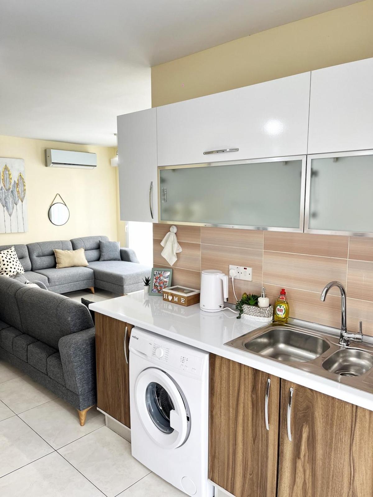 Weekend Apartments 3Br كيرينيا المظهر الخارجي الصورة